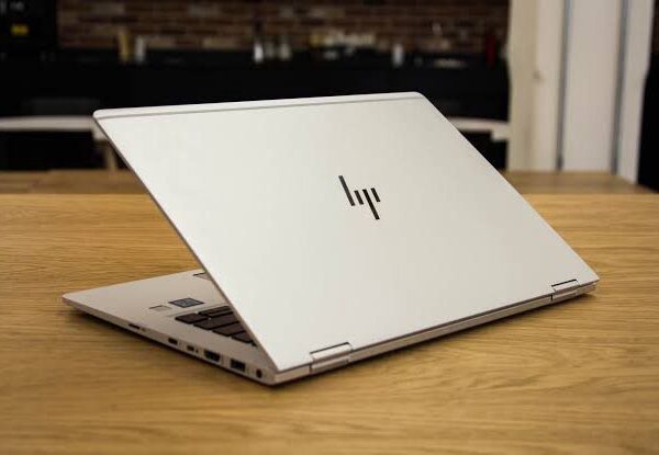HP EliteBook 1030 G2